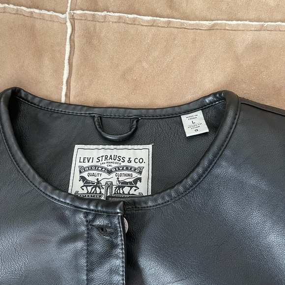 Levi’s faux leather collarless jacket - Picture 2 of 13